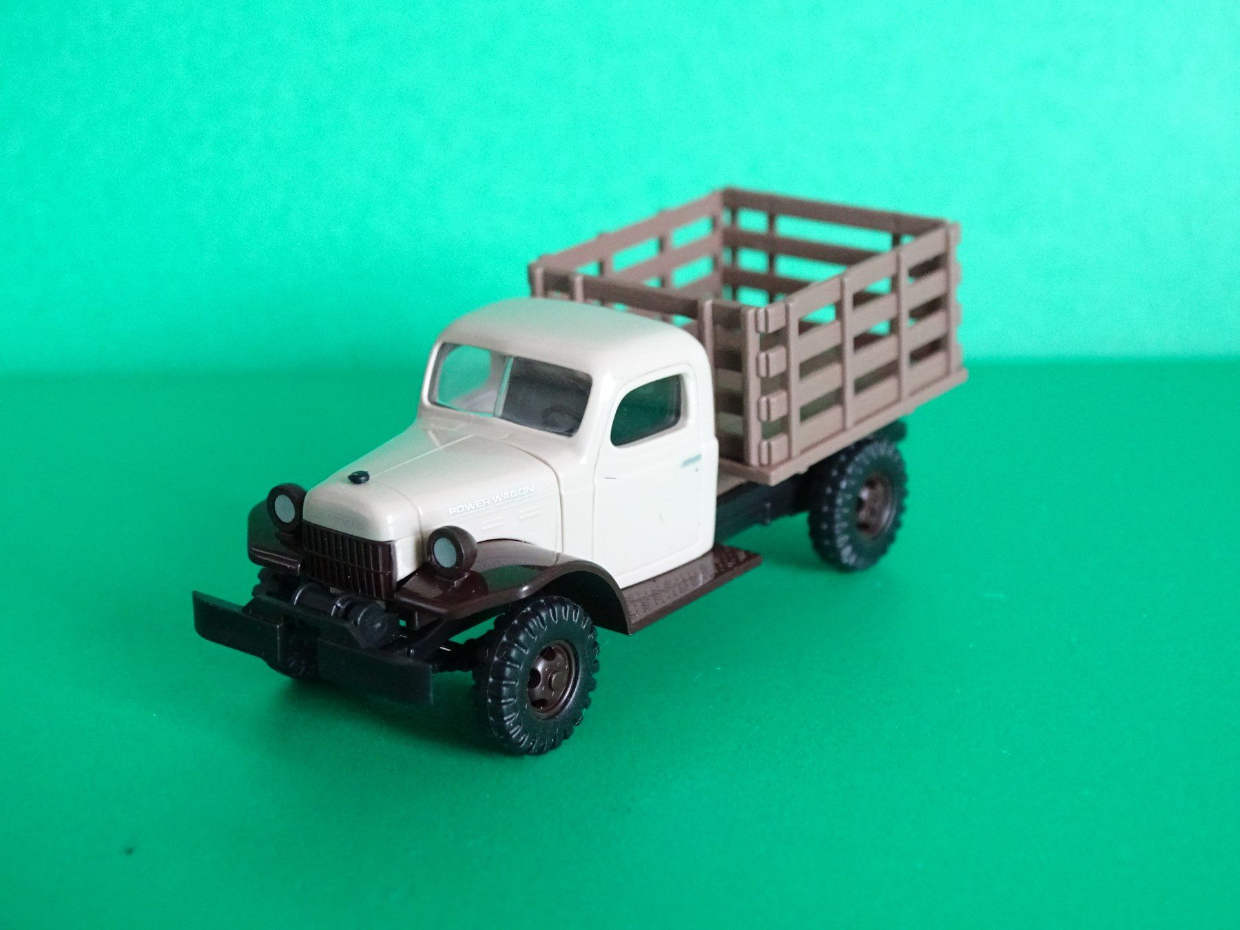 Busch Modellini d'auto: Dodge Power Wagon von Busch 1/87 – Nuovo e nell'imballaggio originale da Bretzwil venduto da Meex