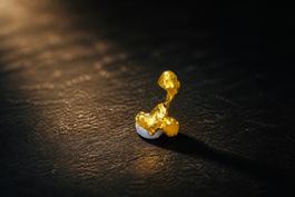 Natur-Gold Nugget, mit Echtheitszertifikat.