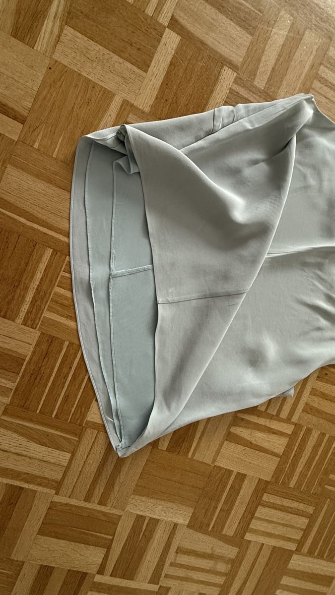 Akris Blusen: AKRIS Seidentop Gr. 44 Hellblau - Sommerlich & Elegant! – Gebraucht aus Lachen SZ von HelvetiaLuxury 3