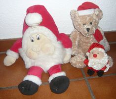 3 Weihnachtsmann-Figuren
