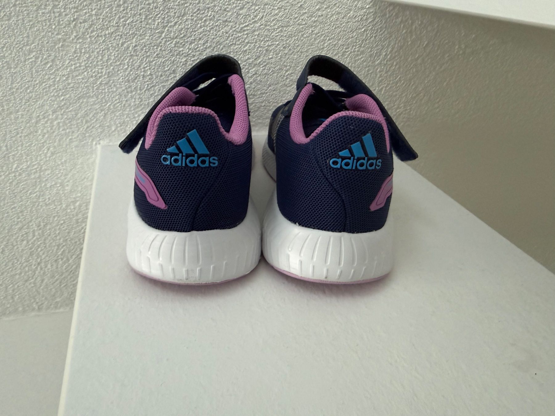 Adidas Scarpe per ragazze: Adidas fille  pointure 28 – Nuovo (secondo la descrizione) da Martigny venduto da Sassa77 3