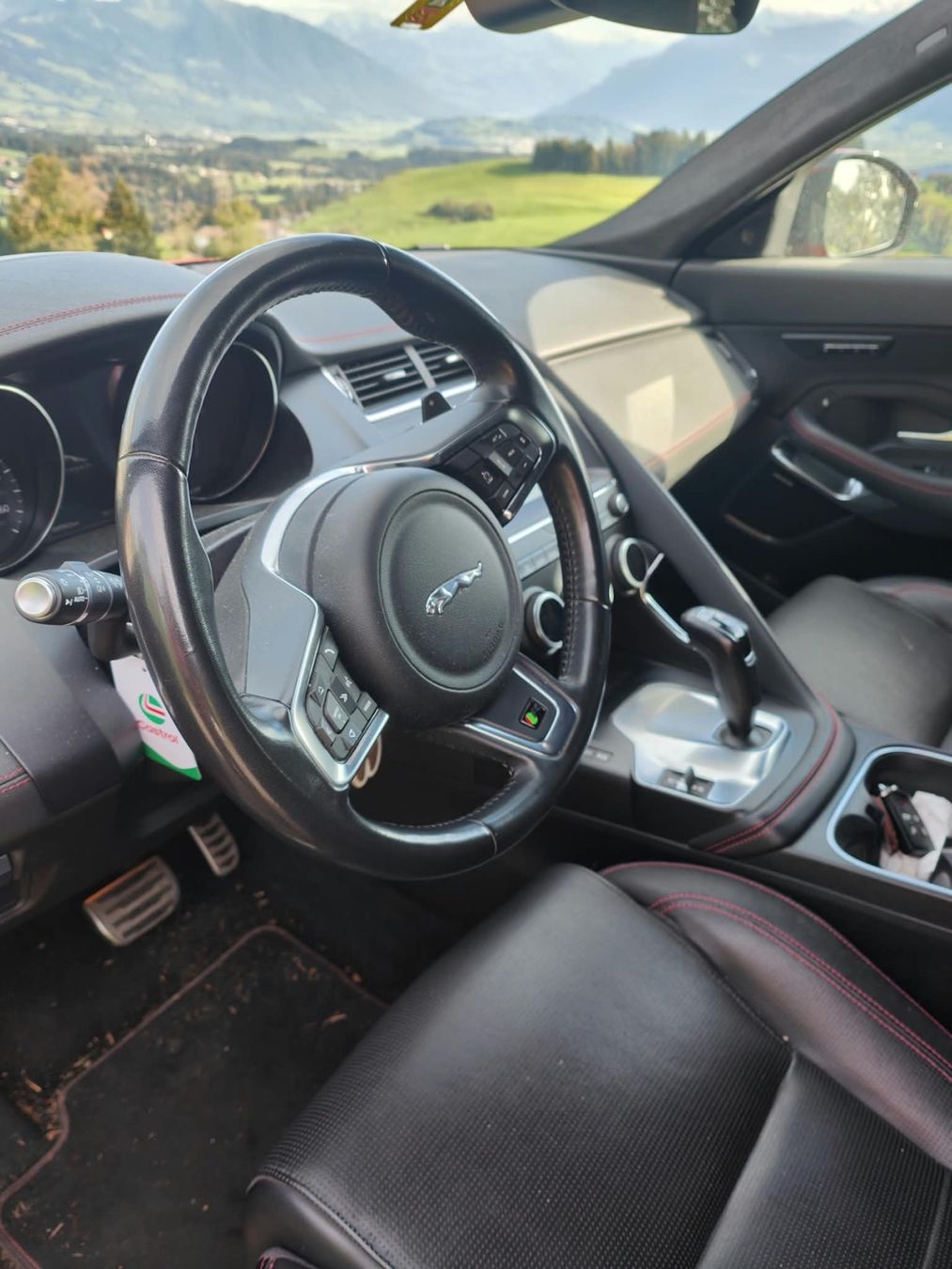 Jaguar Autos: Jaguar E-Pase 250 AWD – D'occasion à Wittenwil par mx5mx5 3