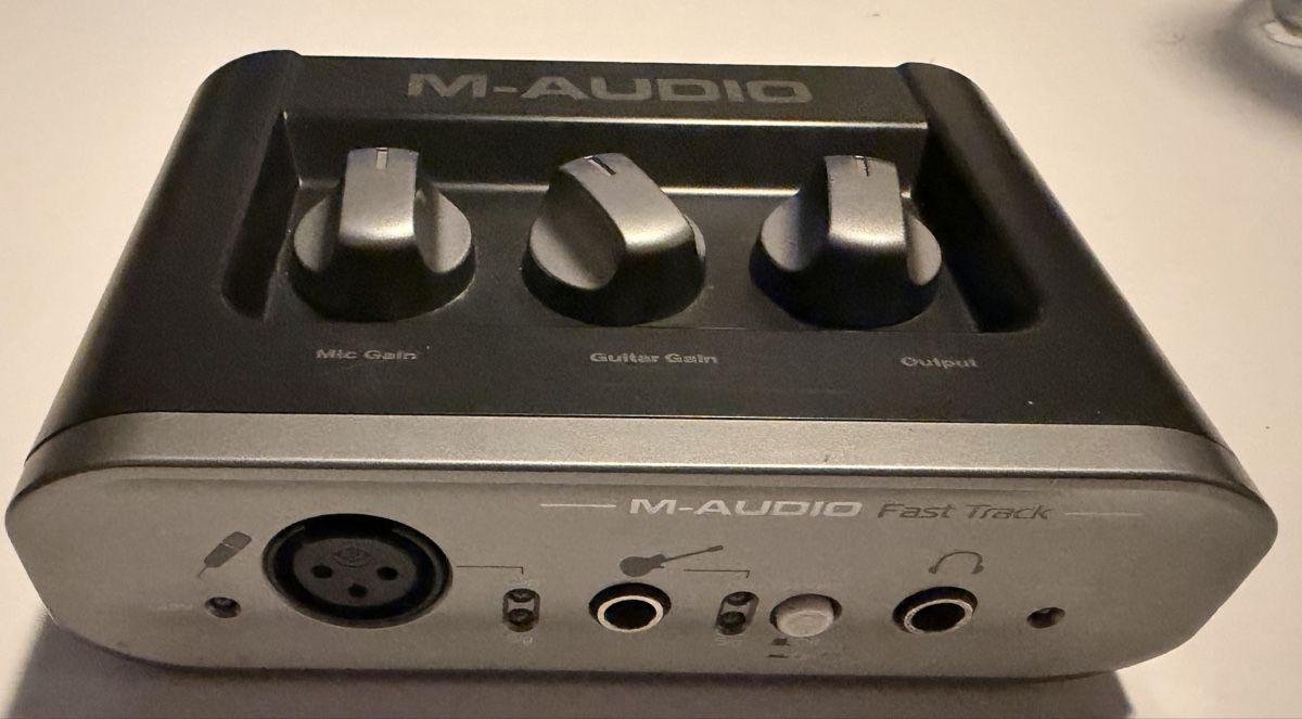 M-Audio Attrezzatura per studi di registrazione: M-Audio Fast Track – Usato da Avenches venduto da ram_8p2p 2