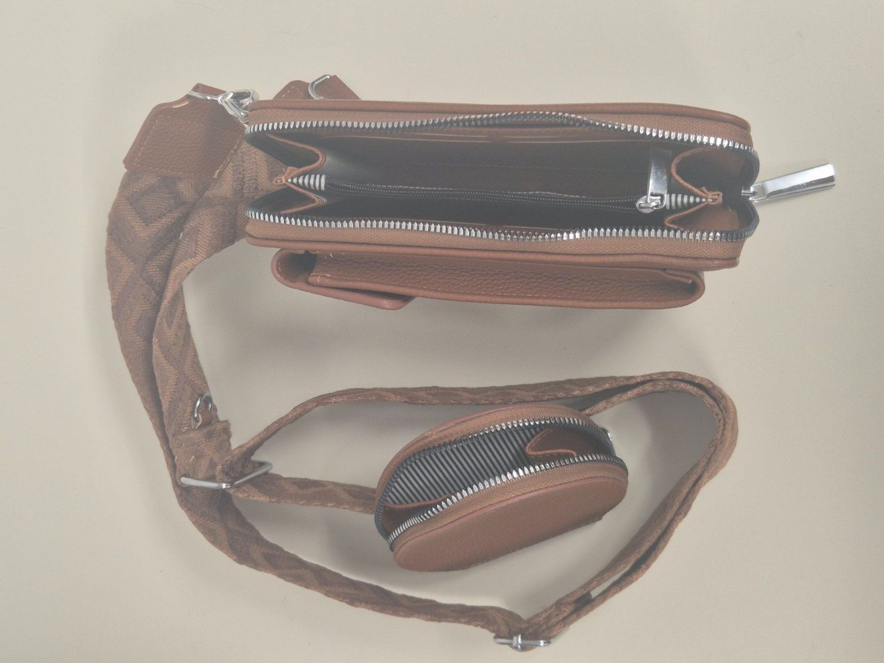Borse: Handytasche Lederoptik braun mit Münzbeutel und Gurt – Usato da Luzern venduto da lupol_Verwertungen 1
