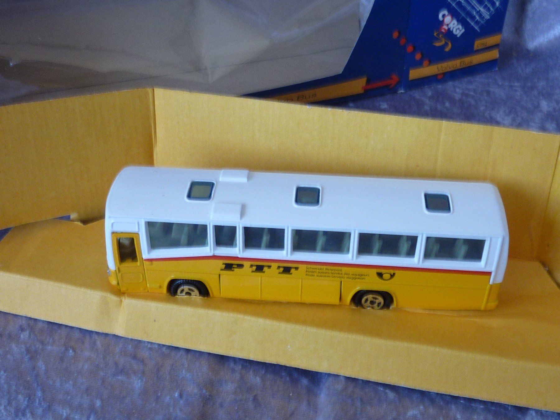 Corgi Toys Modellini d'auto: Volvo PTT Reisebus – Nuovo (secondo la descrizione) da Dürrenäsch venduto da modellautos4you 2