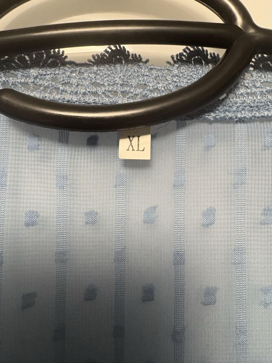 Camicette: Bluse hellblau Spitze Textur Grösse XL neuwertig – Usato da Schaffhausen venduto da giu_w5kg 2