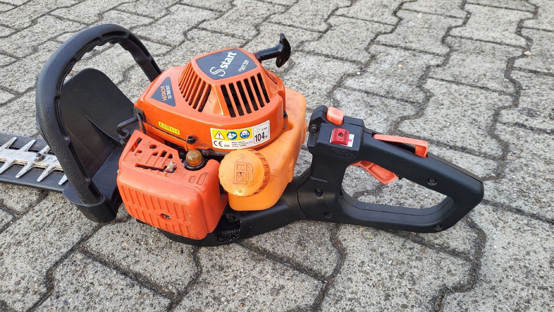 Tutte le macchine: Hitachi CH22EBP2 Heckenschere – Difettoso da Obergösgen venduto da Tatzelwurm 1