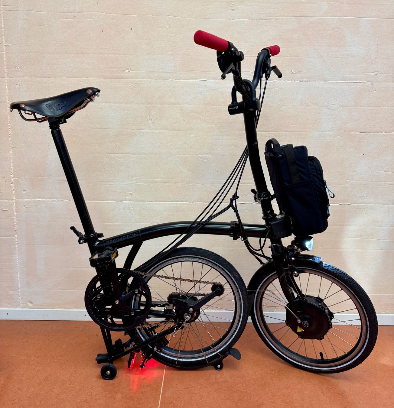 Brompton Biciclette: Brompton C Line Electric Faltvelo – Usato da Bern venduto da Okeanos 1