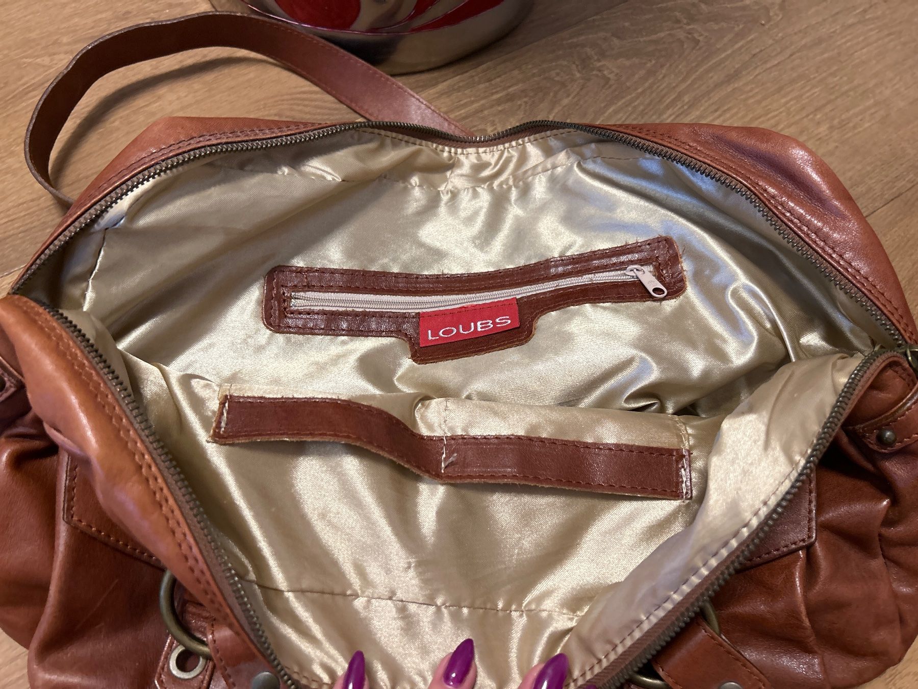 Taschen für Damen: Loubs Handtasche Damen Leder – Gebraucht aus Regensdorf von  1