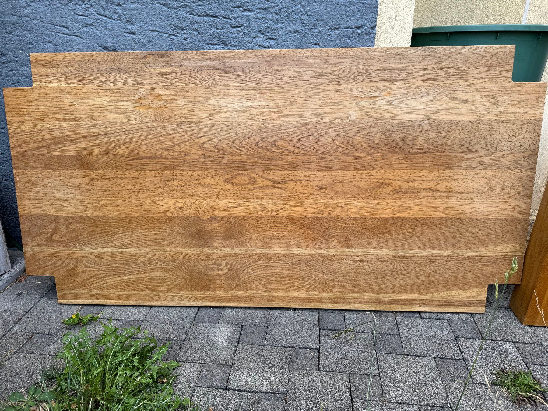 Tische: Holztisch mit massiven Holzbeinen – Gebraucht aus Oberrohrdorf von ker_5h67