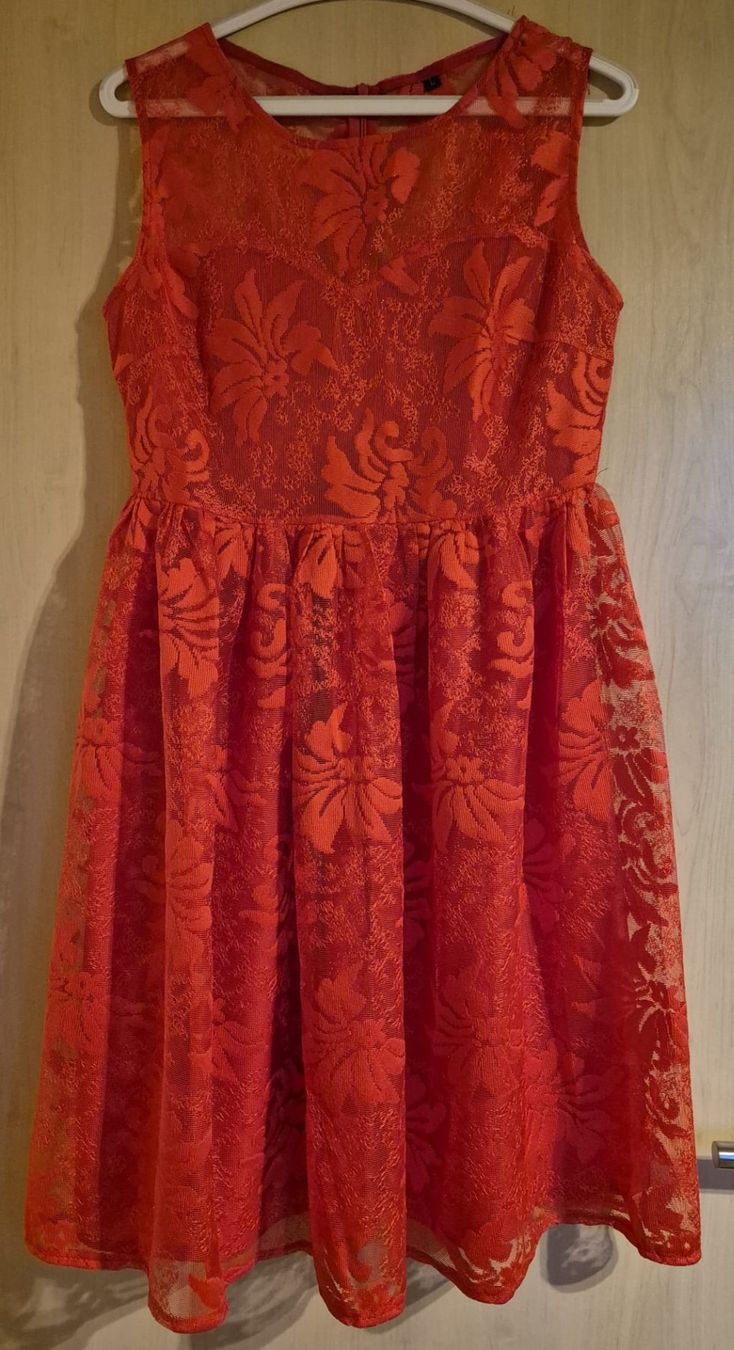 Vestiti: Rotes Kleid mit Blumenspitze – Nuovo (secondo la descrizione) da Schwanden i. E. venduto da romikh