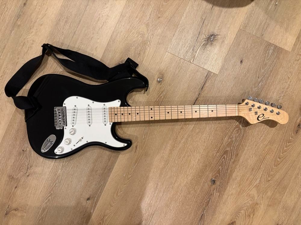 Instruments de musique: ELECA E-Gitarre Set mit Verstärker & Zubehör – Neuf (Voir description) à Frauenfeld par .BOO.