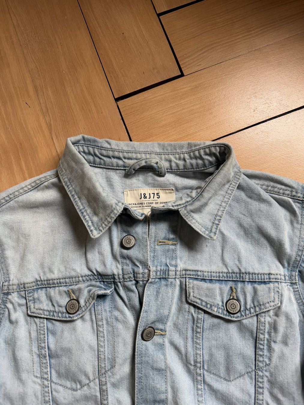 Jack & Jones Jacken: JACK & JONES - Jeansjacke hellblau L – Gebraucht aus Zürich von Diazaio 1