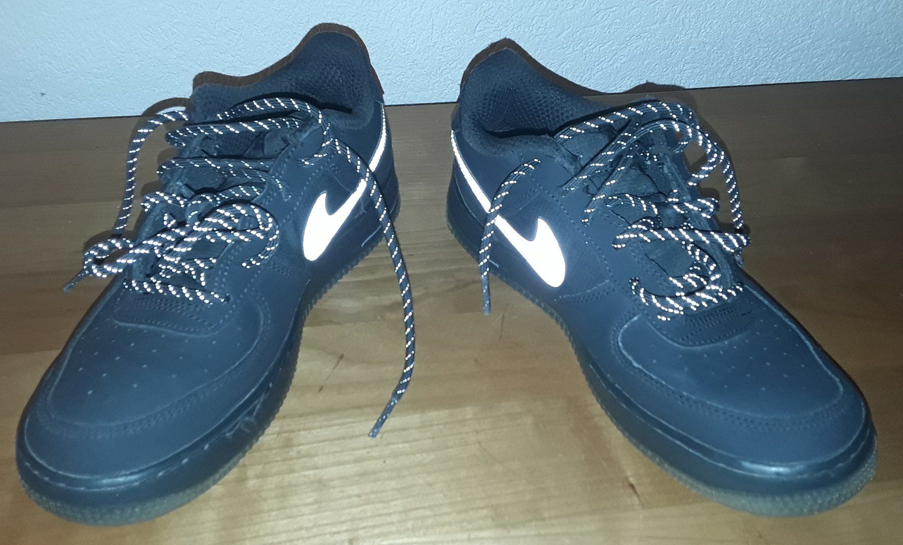 Scarpe da uomo: Nike Air Force 1 taille 40 – Usato da St-Cierges venduto da Papspaps1970
