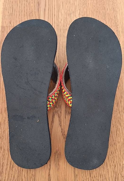 Damenschuhe: Massai Perlen Sandalen aus echtem Leder, Grösse 38 – Gebraucht aus Reinach BL von urbanfinds 3