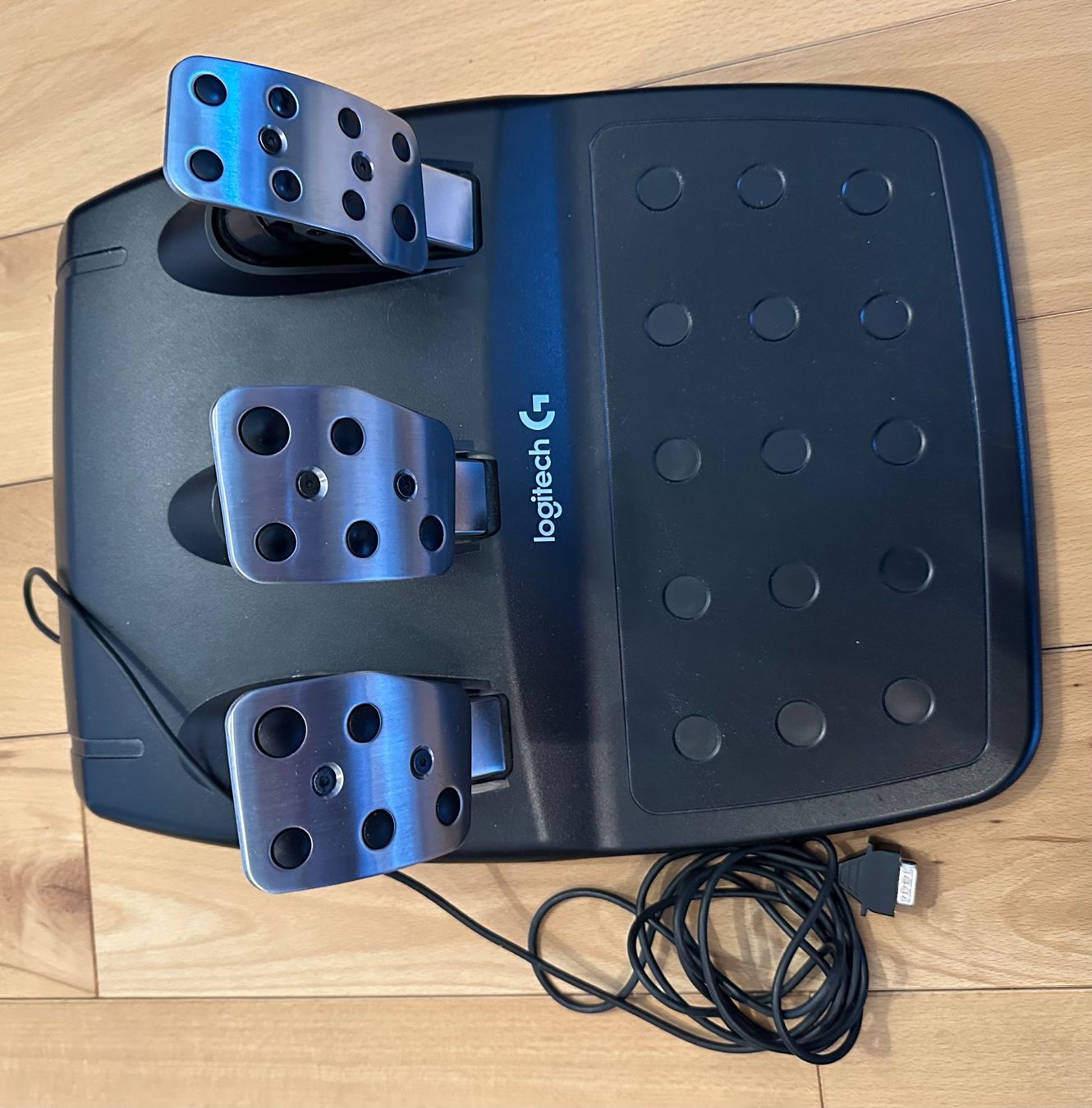 Logitech Sedie: Playseat Evolution Pro Red Bull + Logitech G923 Top Zustand – Usato da Zermatt venduto da yan_yh9r 3