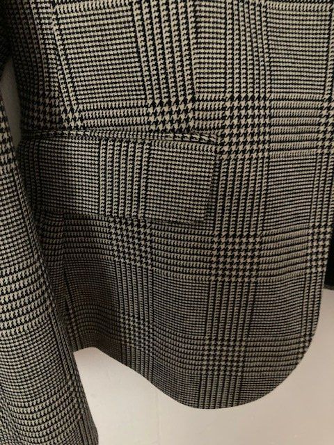 H&M Giacche: Eleganter Damenblazer Grösse 36/38 – Usato da Affoltern am Albis venduto da rollotomasi 2