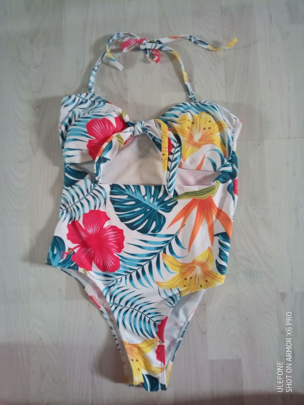 Costumi da bagno & Bikini: Sommerlicher Badeanzug mit Blumenmuster, Grösse M! – Usato da Volketswil venduto da Car1 4