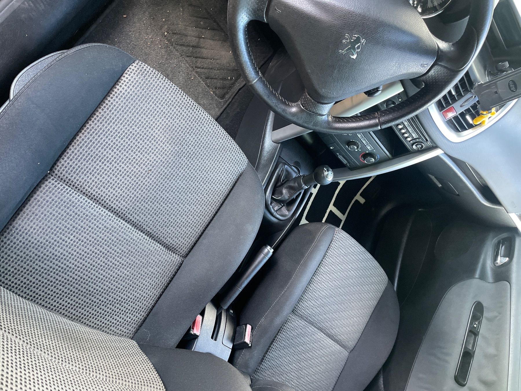 Peugeot Autos: Peugeot 207 SW – Gebraucht aus Ottikon von Mopariat 3