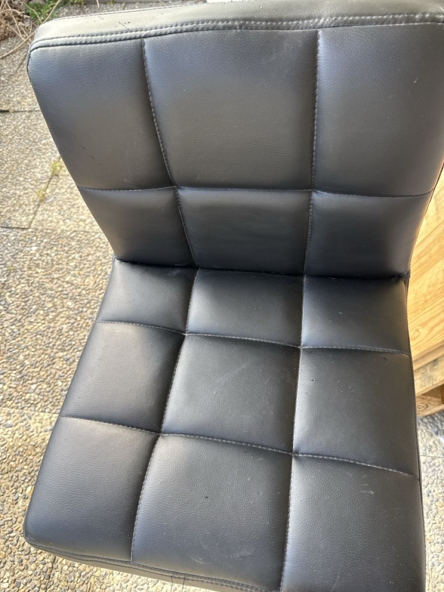 Chaises hautes: Bar stuhl – D'occasion à Appenzell Steinegg par Zloetzel_Toebeli 1