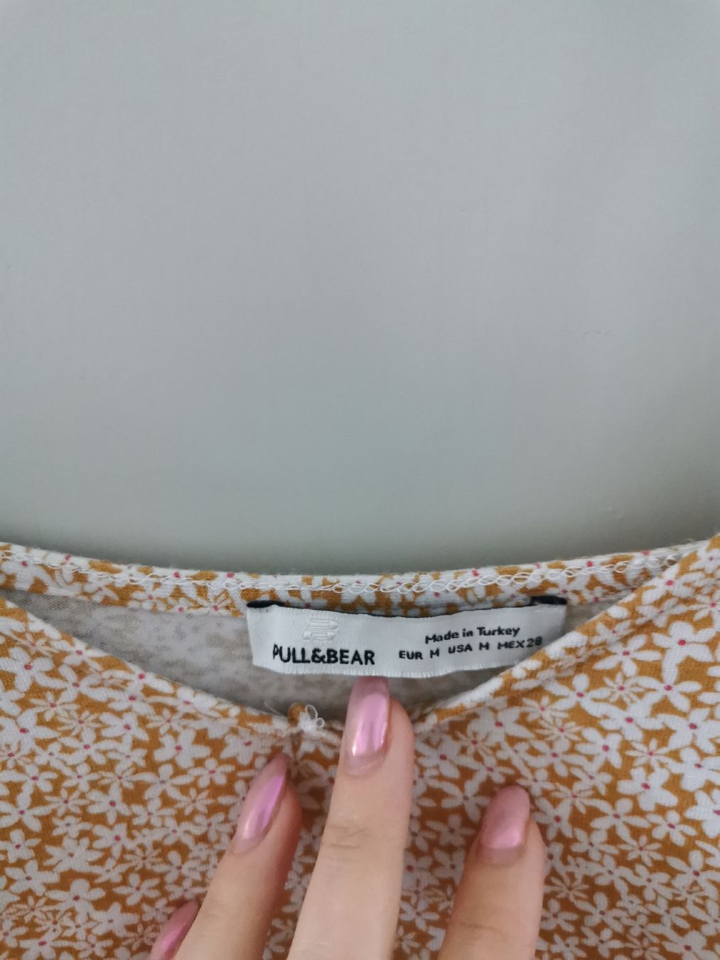 Pull&Bear Vestiti: Pull&Bear Kleid geblümt Grösse M guter Zustand – Nuovo (secondo la descrizione) da Balsthal venduto da Leila_Luna 1