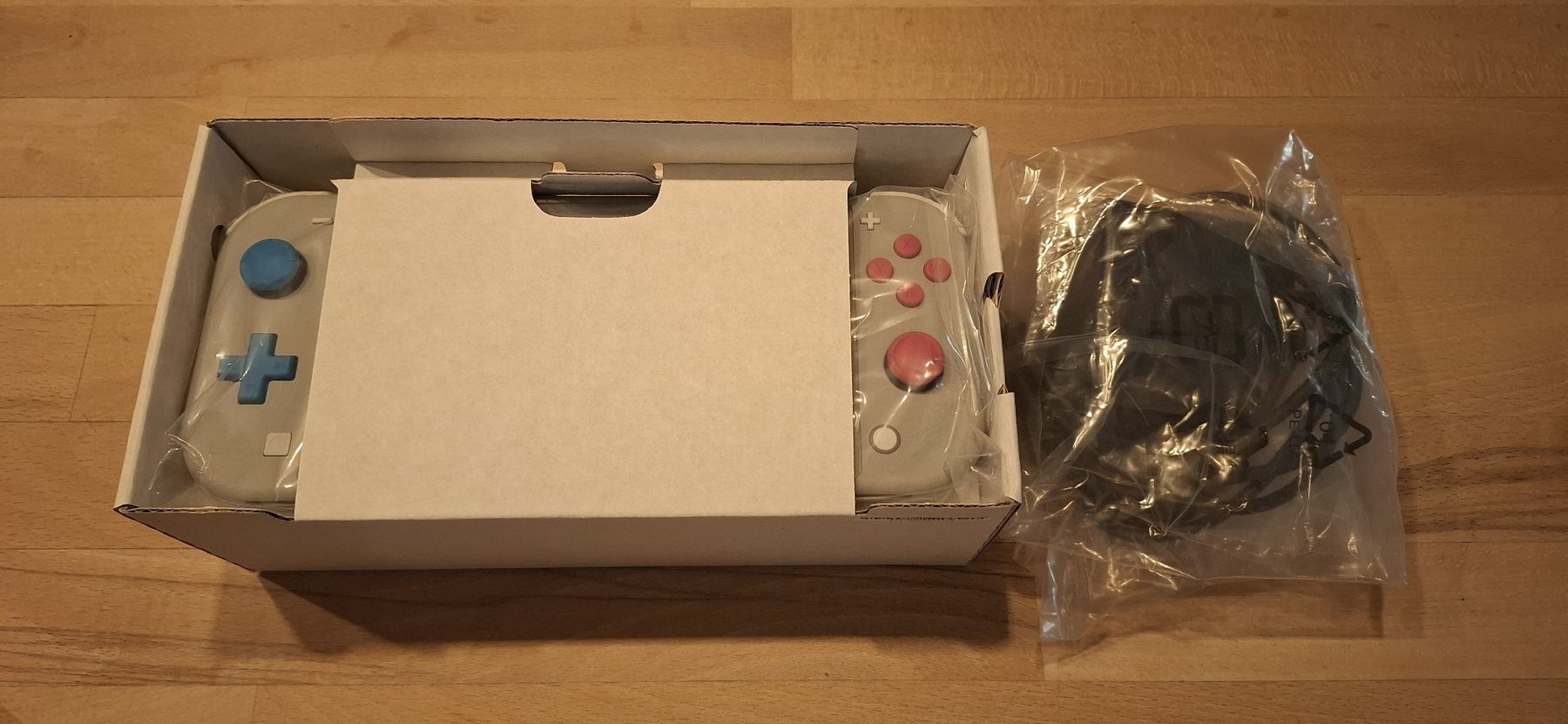 Nintendo Console: Switch Lite - Pokemon Zacian & Zamazenta Edition. – Usato da Nottwil venduto da Jonbo9 7
