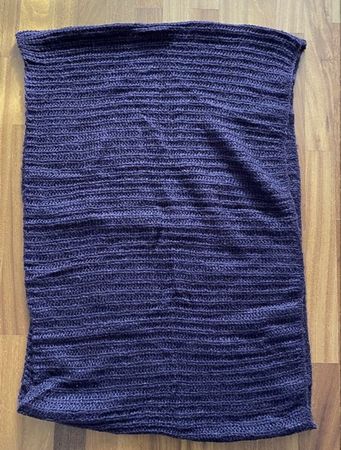 Violetter Strickschal
