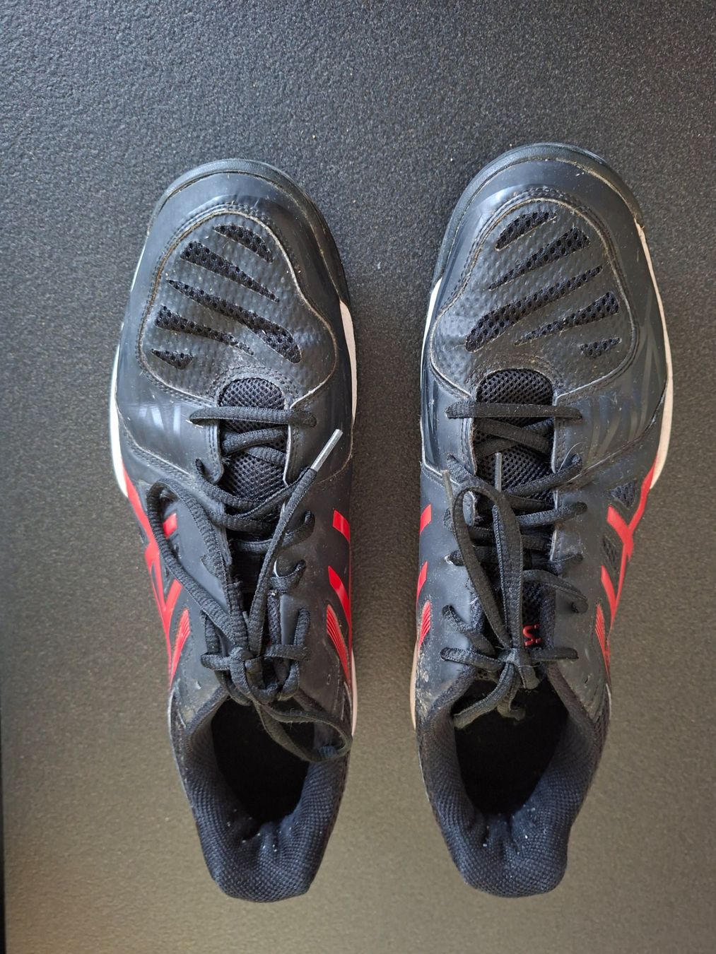 Asics Herrenschuhe: Asics Hallenschuhe Gr. 46 – Gebraucht aus Bäriswil BE von Rezz 3