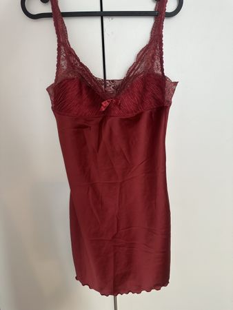 Kleid rot Spitze Satin Grösse S