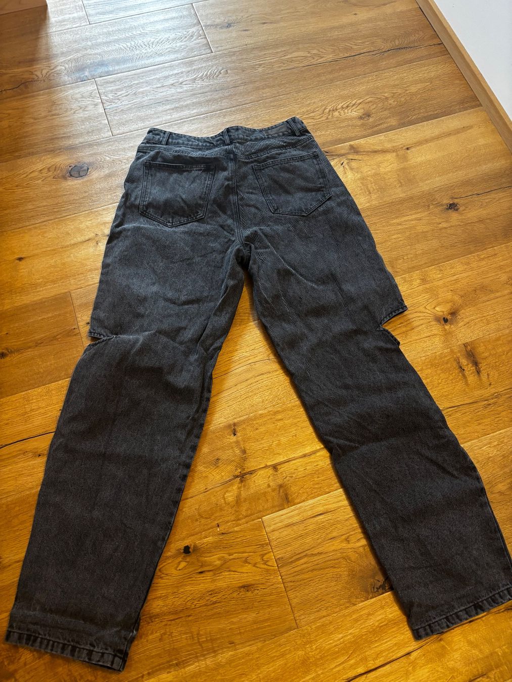 Jeans: Karo Kauer Jeans mit Cut-outs neu – Usato da Wald AR venduto da dom_m2wr 2