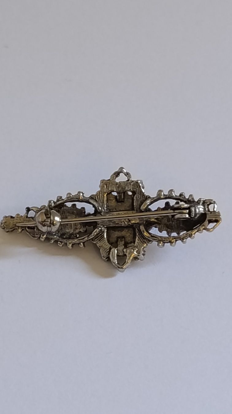 Spille & Fermagli: Broche vintage avec perles - Élégance intemporelle! – Usato da Genève venduto da EcrinVintage 2