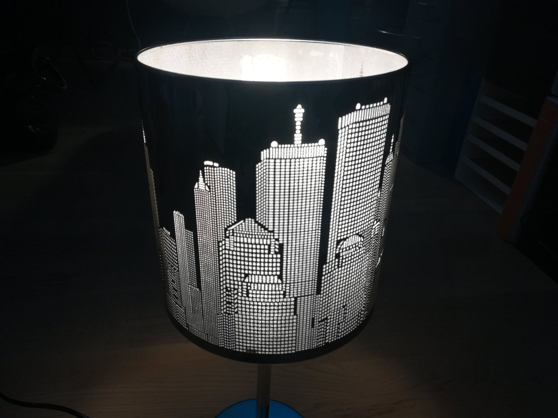 Lampade: lampe déco NEW YORK – Nuovo e nell'imballaggio originale da Chancy venduto da dave58v