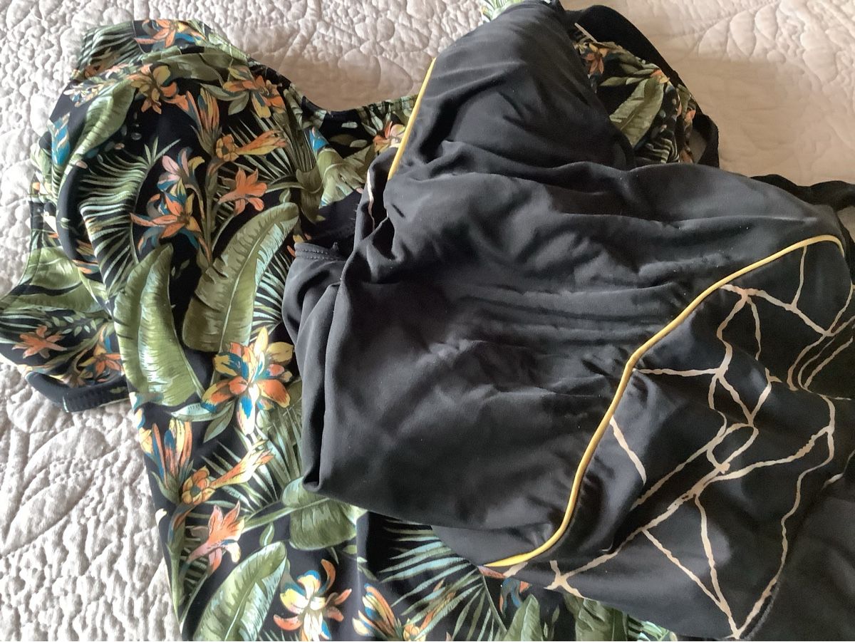Costumi da bagno & Bikini: Badeanzüge – Usato da Buch SH venduto da bri_hpp2 5