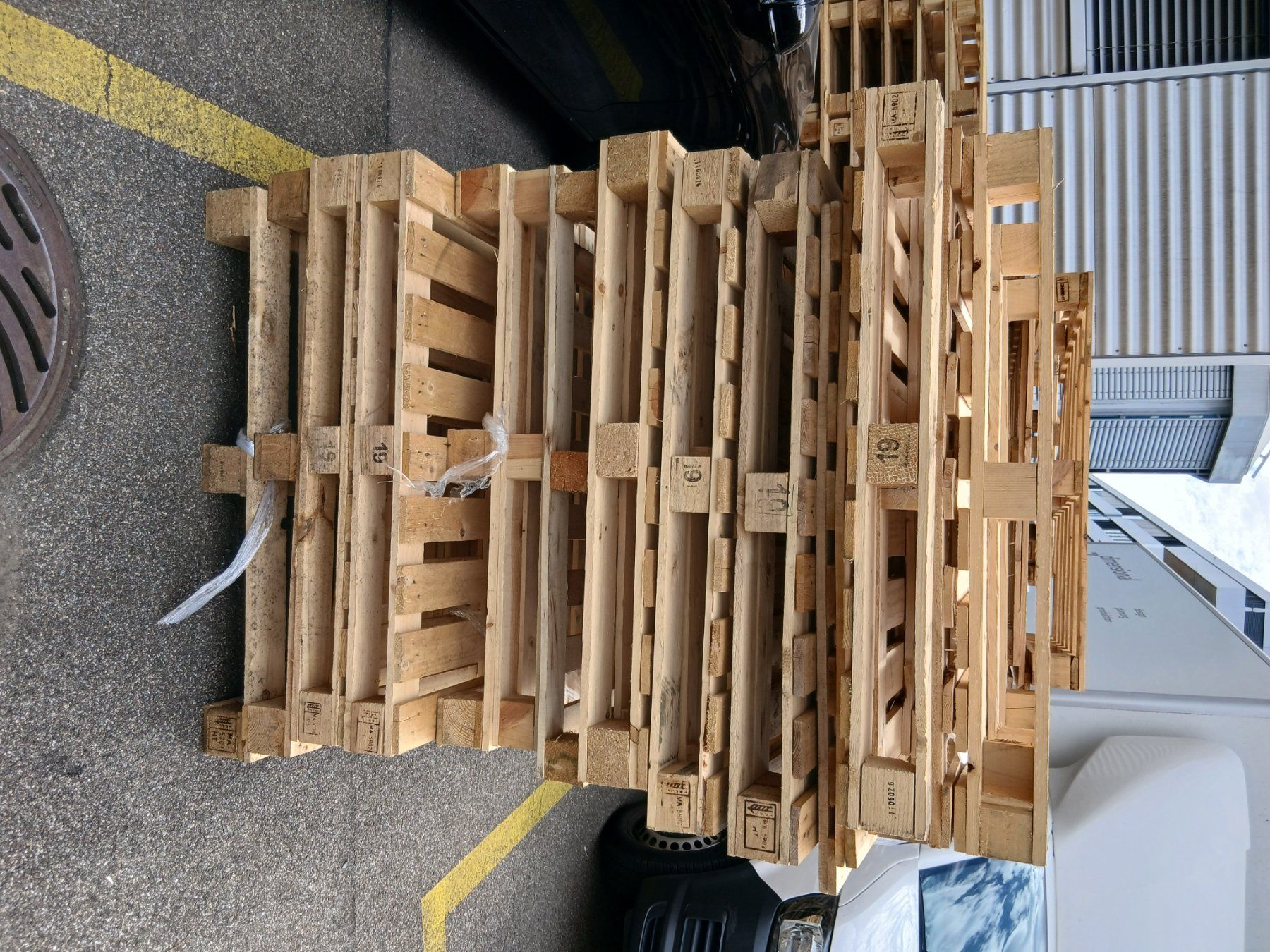 Paletten: Gratis abzuholen Holzpaletten – Gebraucht aus Wettingen von roger3r 3