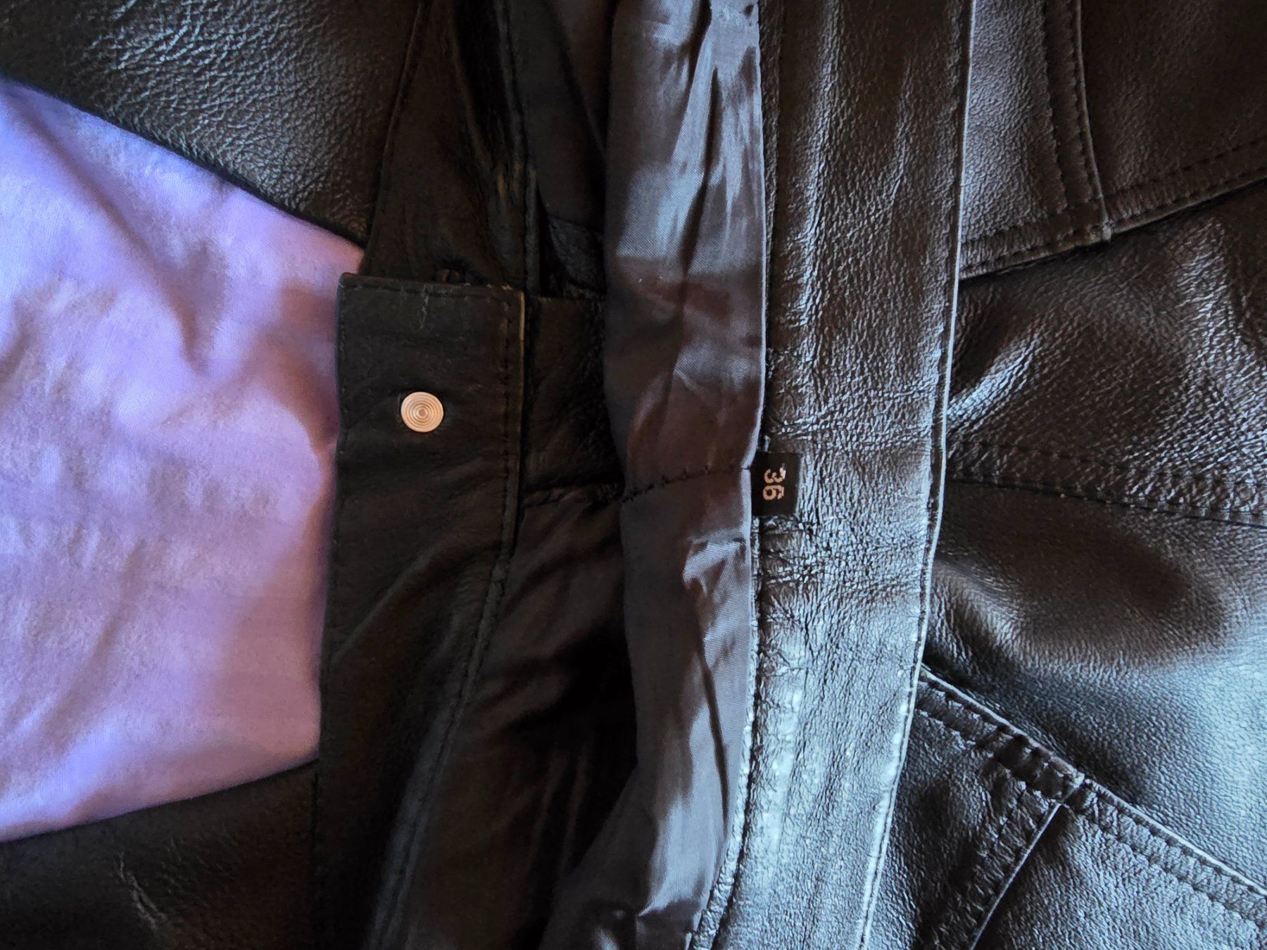 Pantaloni: Lederhose – Usato da Frutigen venduto da Amber19617 4