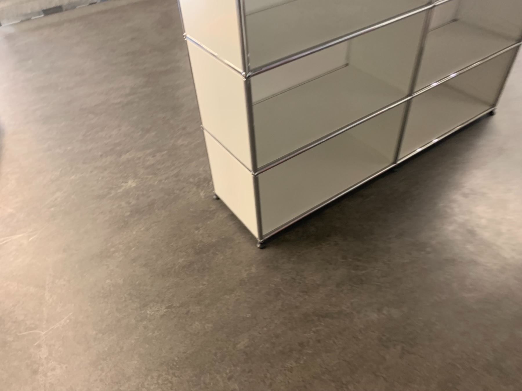 USM Kommoden: Usm Highboard weiss Lieferung Gratis – Gebraucht aus Thun von Thuno6 6