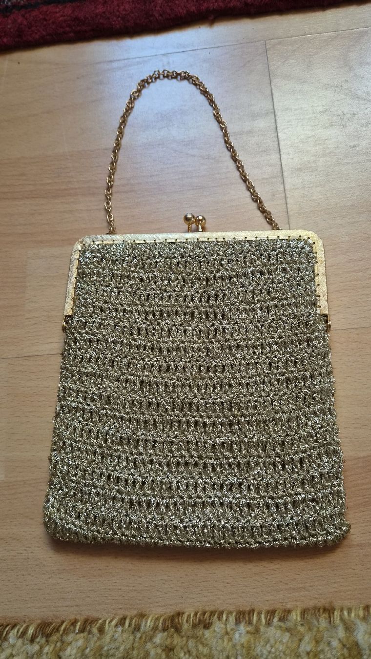 Borse: Abendtasche goldfarben mit Kette antik  – Usato da Kölliken venduto da MissesBossTop1