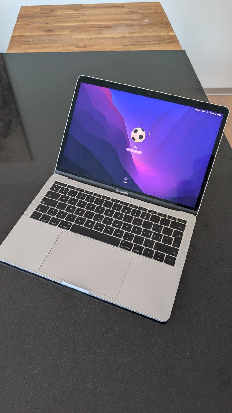 Apple Portables: Macbook Pro 1TB 13 inch – D'occasion à Zürich par dominik335