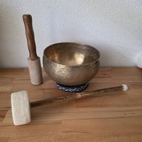 Bol chantant tibétain avec un son profond