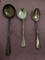 3 cuillères louches anciennes argentées motif coquille et fe