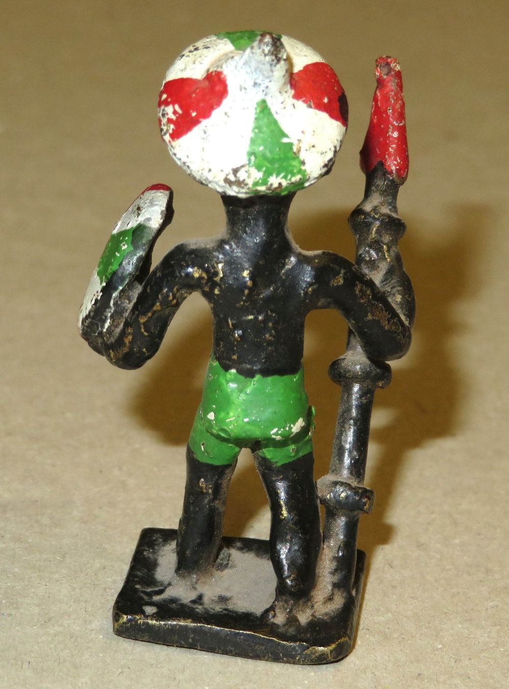 Statuette: Bronzefigur afrikanischer Krieger, Höhe 5.5 cm – Usato da Oberriet SG venduto da ganesh435 5