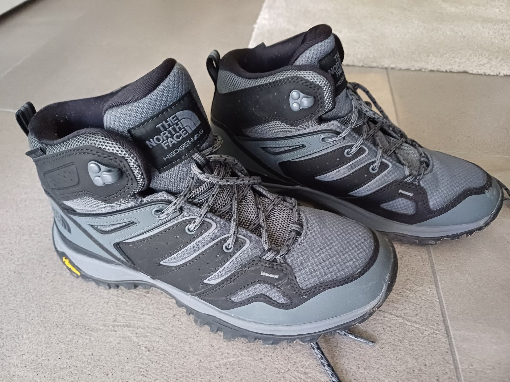 North Face Scarpe da donna: Damen-Wanderschuhe Gr. 41 The Northface – Usato da Weinfelden venduto da suvash13