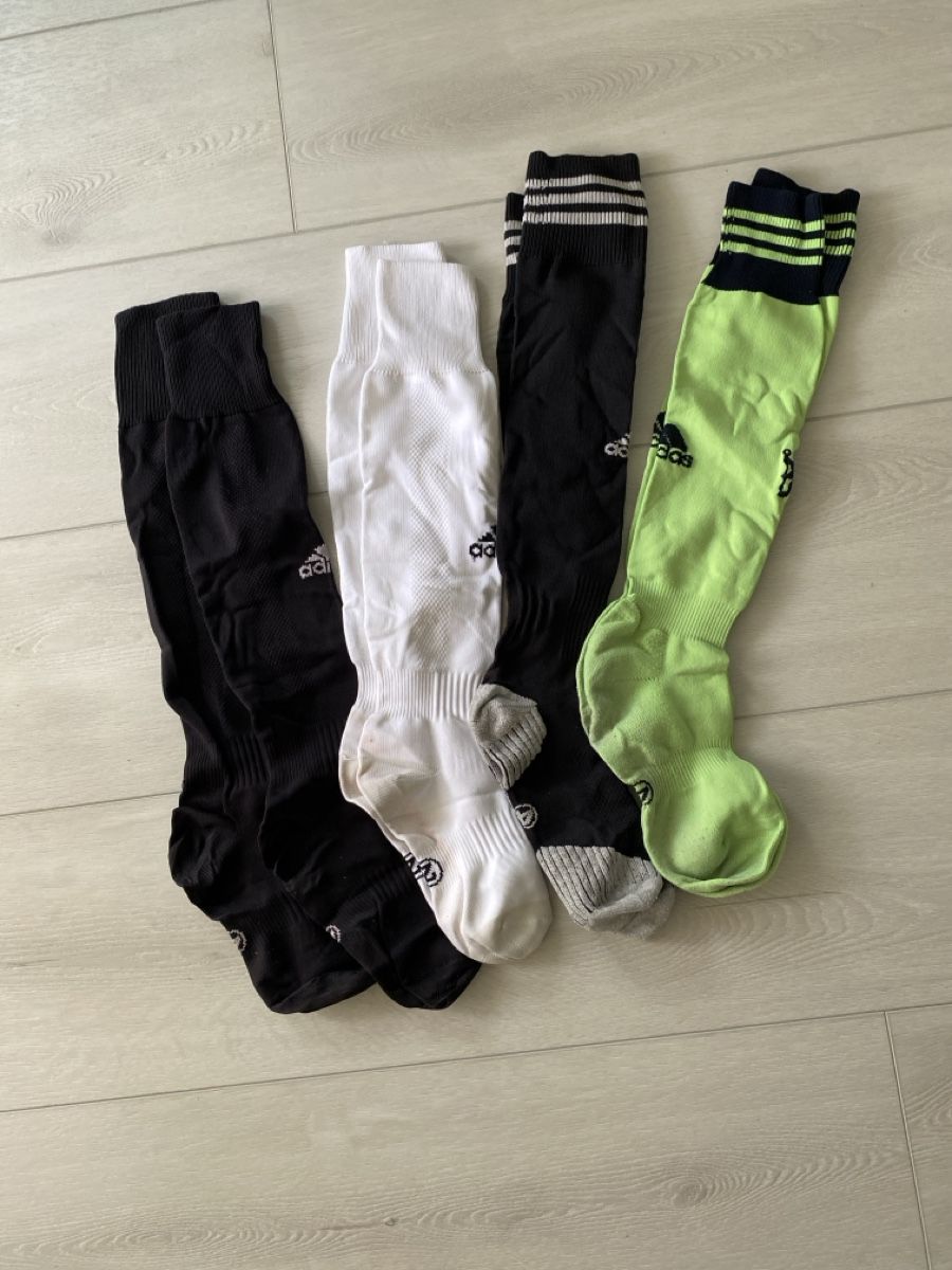 Adidas Lotti & Set di vestiti: Kleiderpaket – Usato da Strengelbach venduto da Bycy