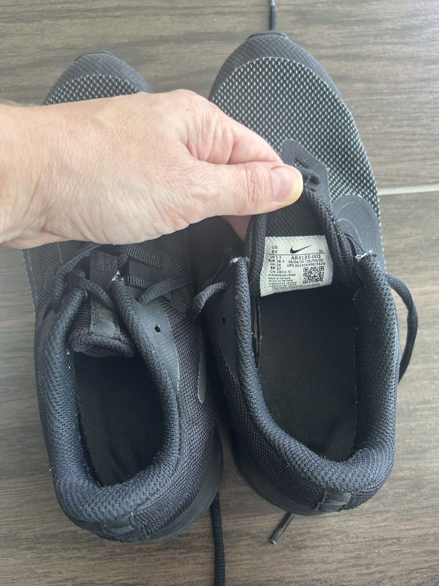 Nike Scarpe da donna: Nike Laufschuhe Gr. 38.6 – Usato da Rothrist venduto da kiki8181 2