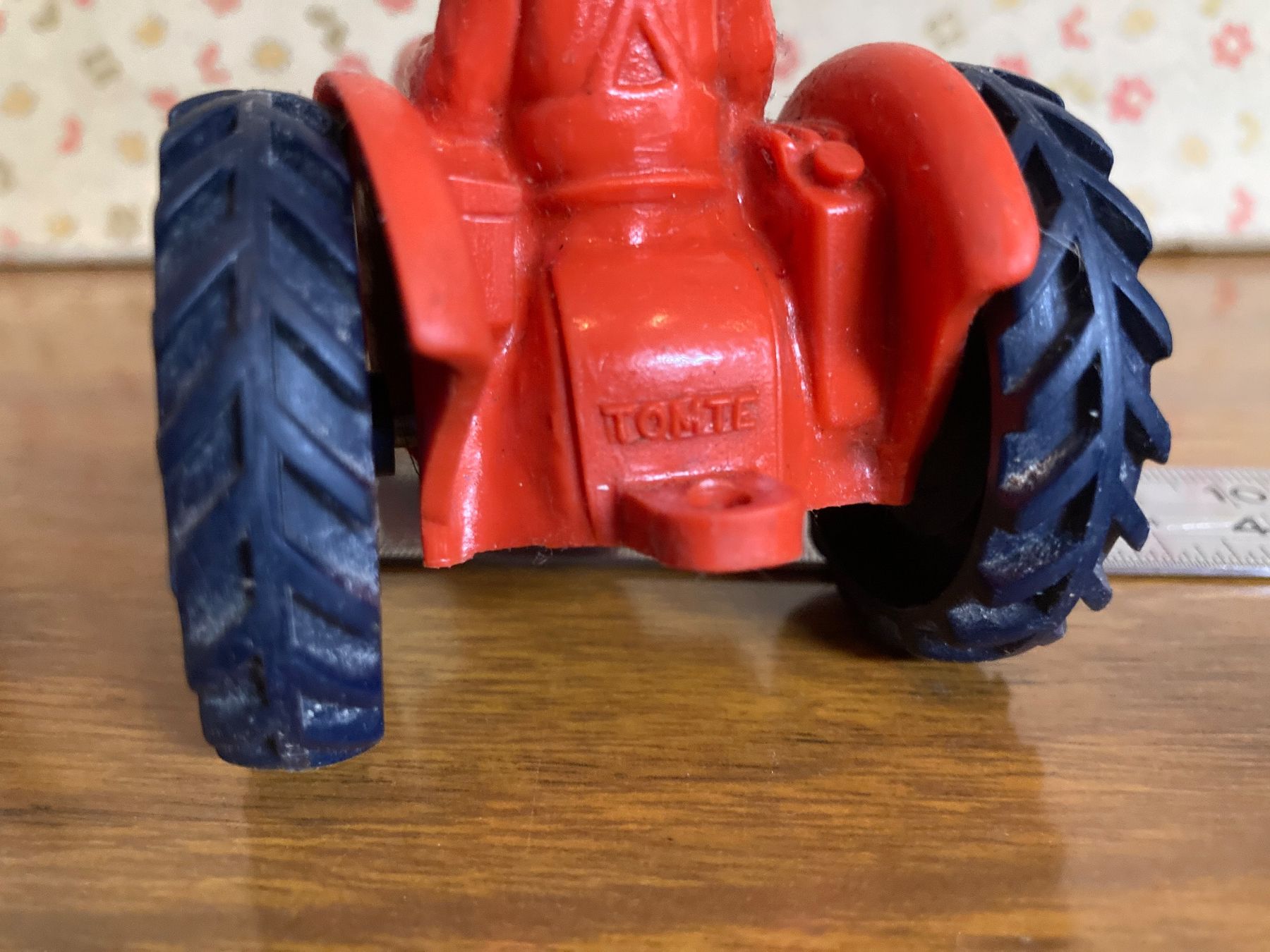 Trattori: TRAKTOR KUNSSTOFF TOMTE – Usato da Luzern venduto da felicebruno 1