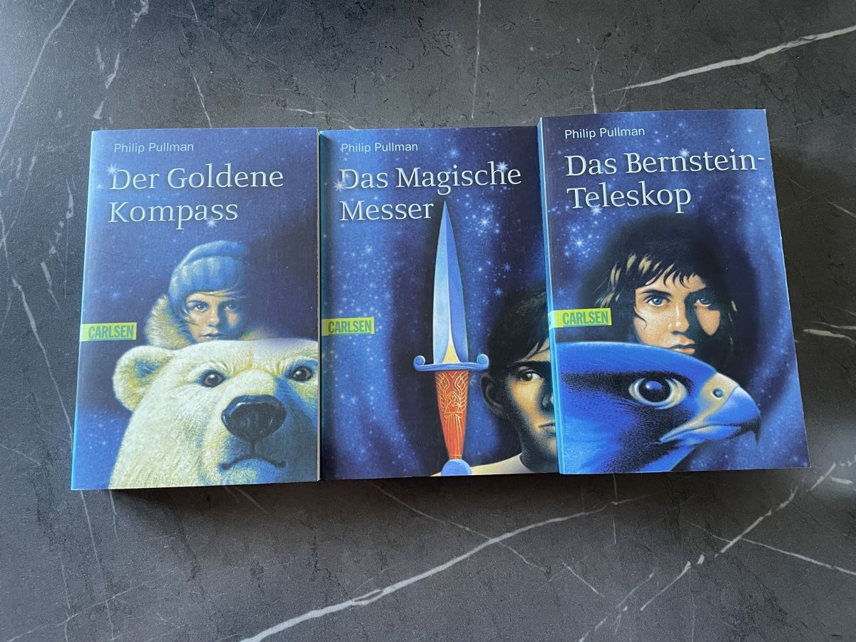 Livres: Philip Pullman Trilogie Der Goldene Kompass 3 Bücher – D'occasion à Urdorf par SarahAella