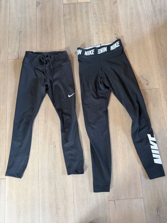 2 Nike Sport Leggings, Schwarz, Grösse XS 