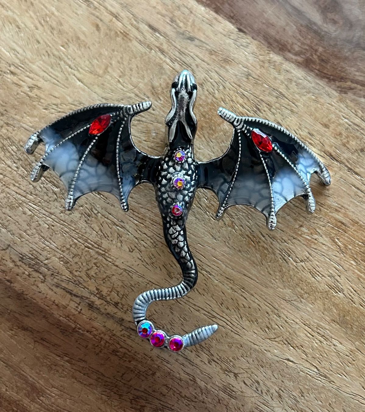 Spille & Fermagli: Brosche Drache – Nuovo e nell'imballaggio originale da Geneve venduto da vane267