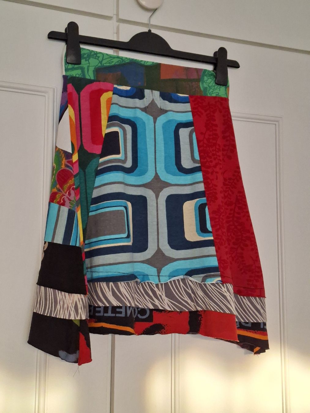 Desigual Jupes: Jupe Desigual patchwork asymétrique taille S – D'occasion à Lutry par Sim_Sta 4