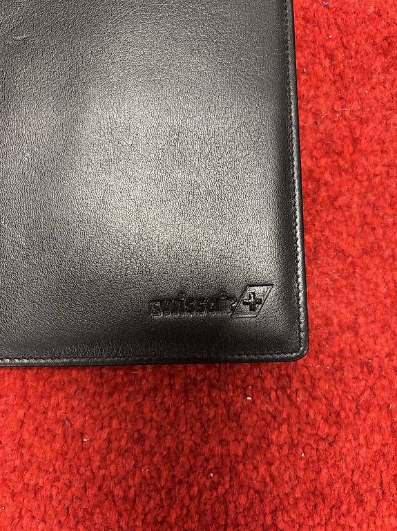 Portafogli: Schwarze Swissair Leder Brieftasche – Usato da Unteriberg venduto da wg52 1